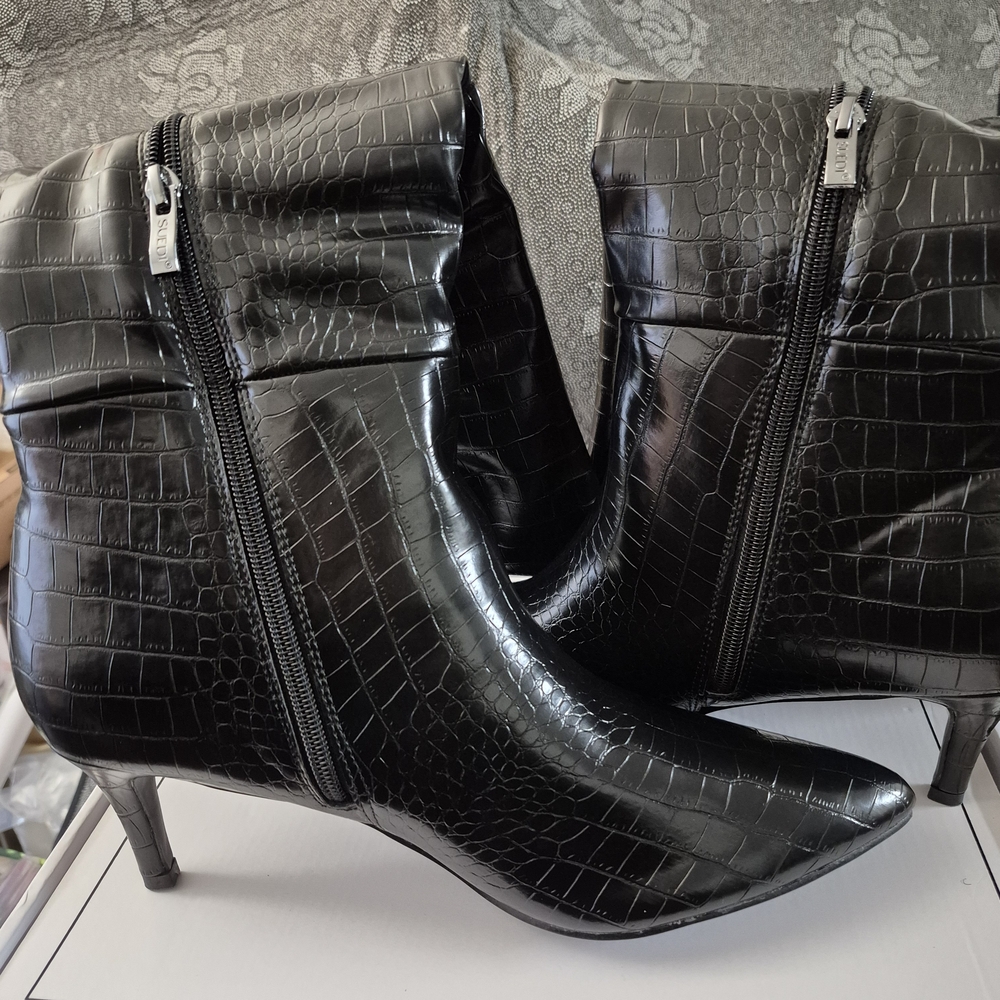 Crocodile-Patterned Women's Boots Size 11 - Picture 2 of 3